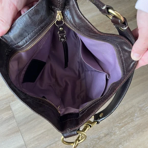 Coach Shoulder Bag. Excellent used condition. - Picture 6 of 6